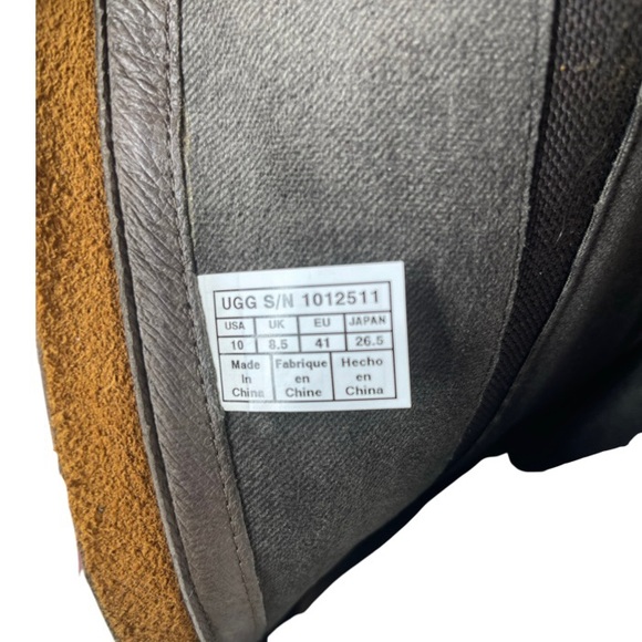 SOLD- UGG DISTRESSED BOOTS SIZE 10M US - Picture 6 of 7